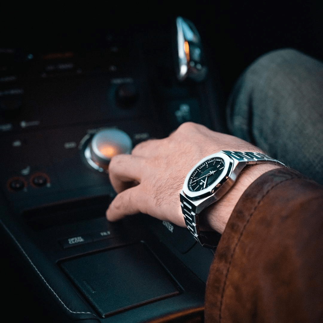 The Ultimate Guide to Choosing Automatic Waterproof Watches - Bastion Bolt Action Pen